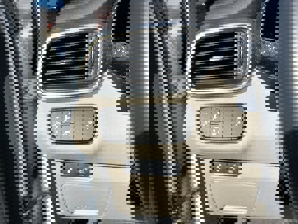 Used 2019 Kia Sorento EX image 18