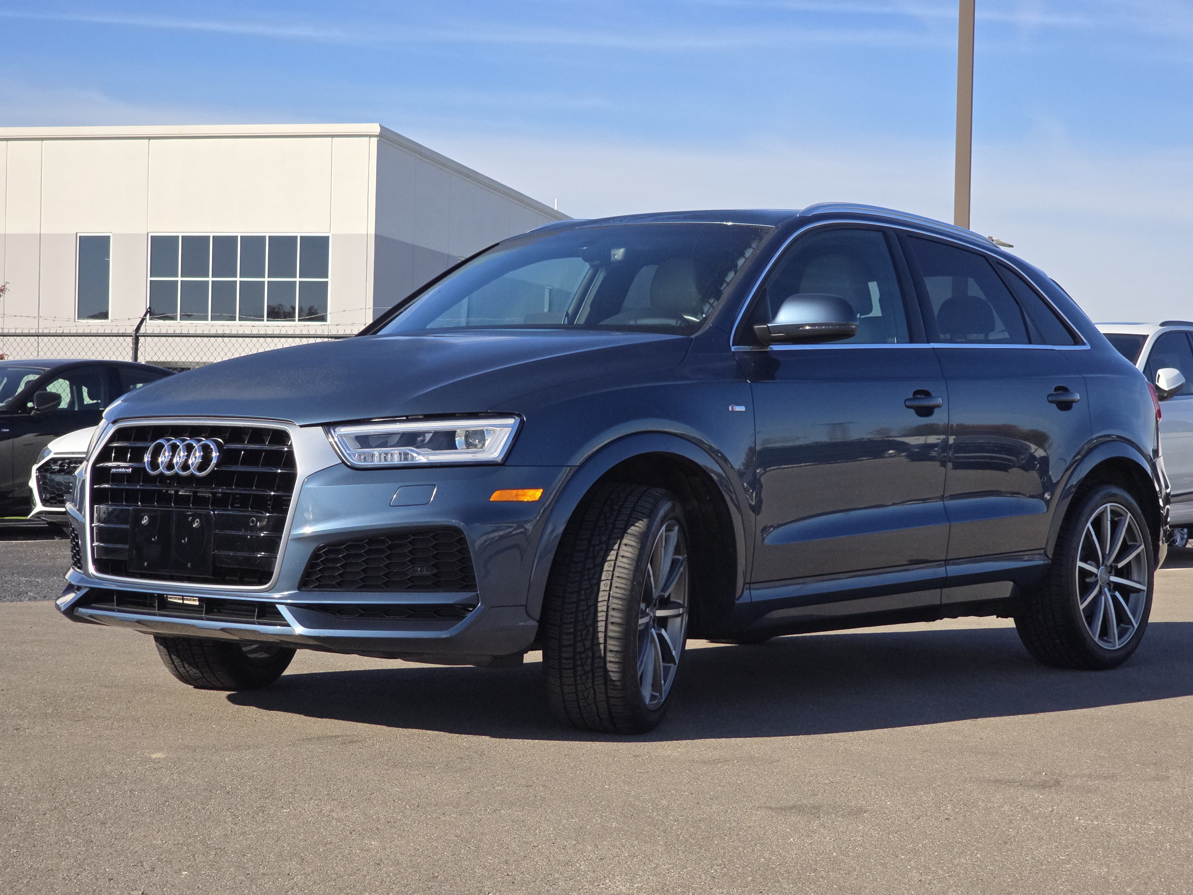 Used 2018 Audi Q3 2.0T Premium Plus w/ Premium Plus Package AWD/4WD image 3