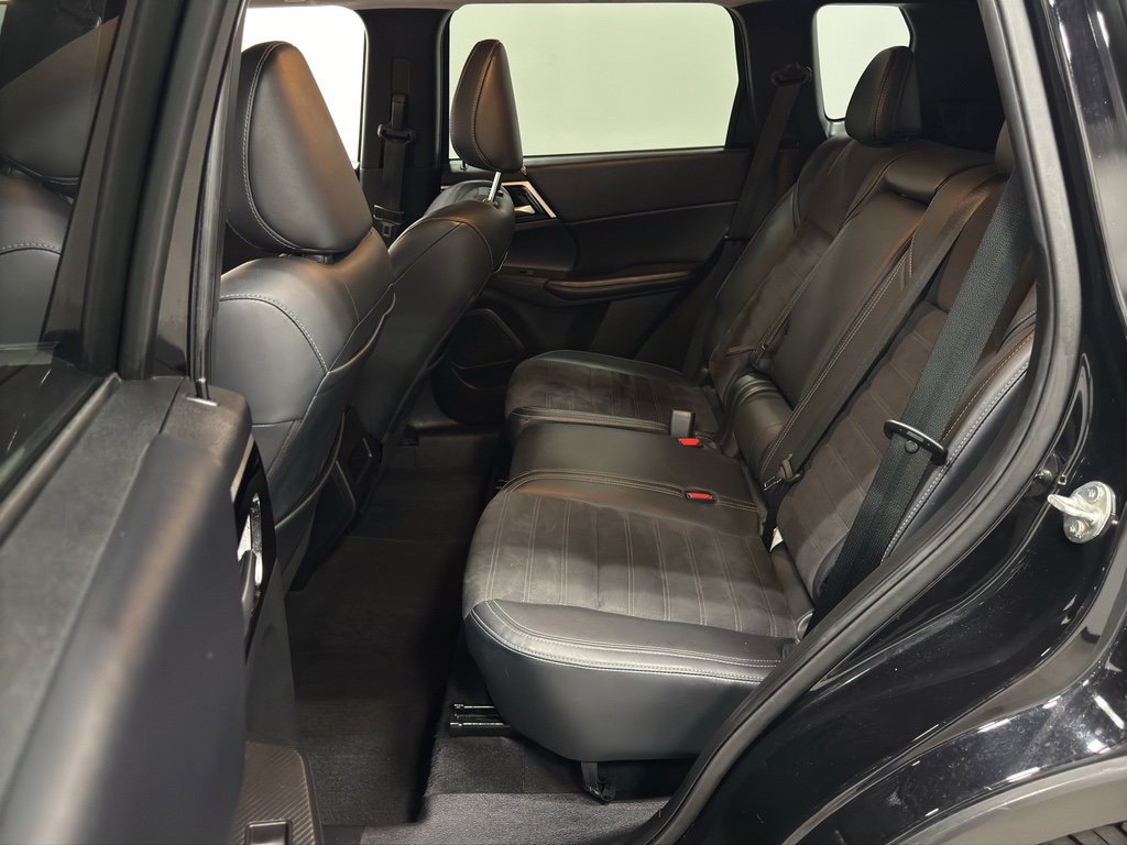 Used 2024 Mitsubishi Outlander SE image 28