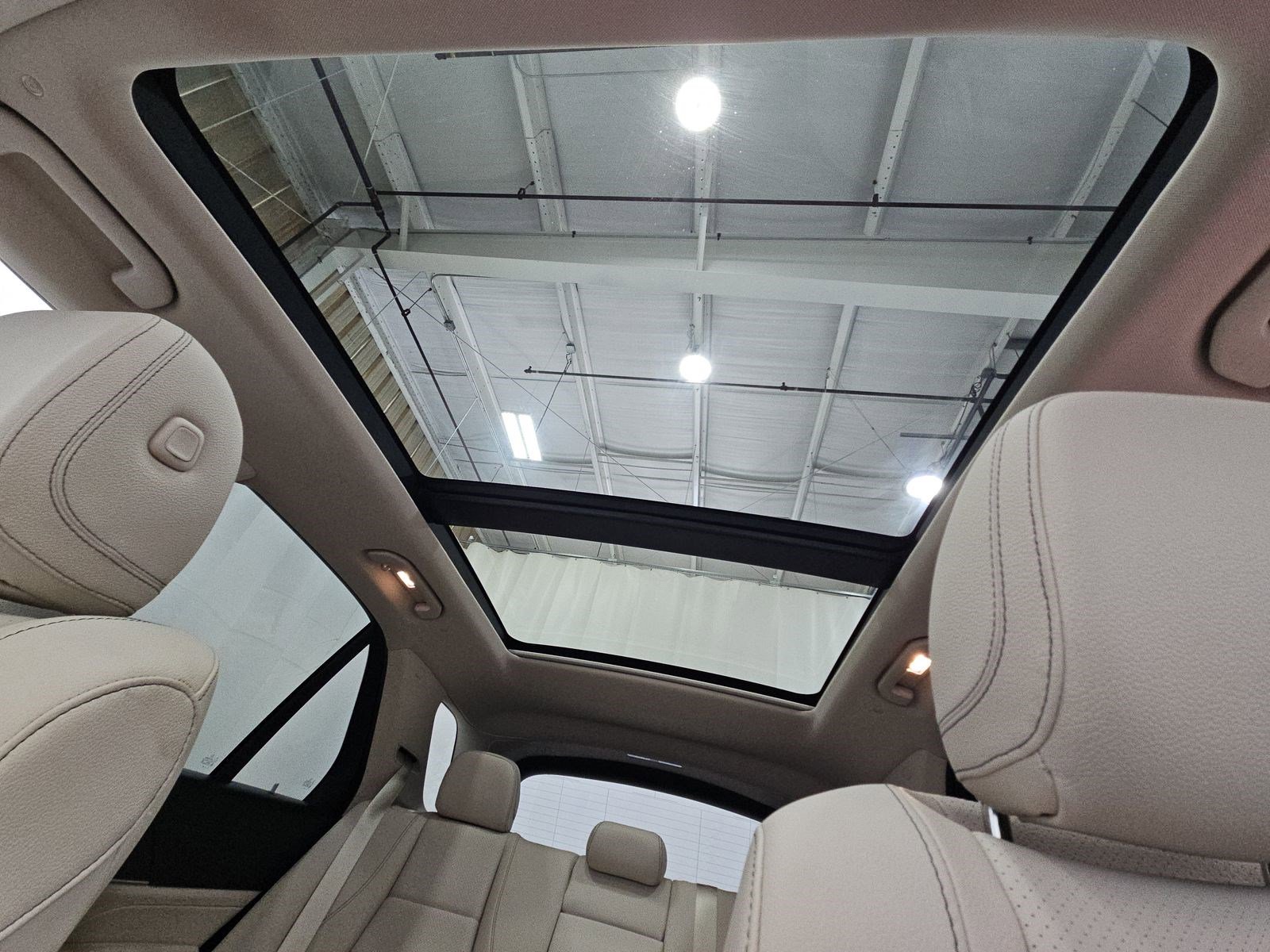 Used 2022 Mercedes-Benz GLE 350 w/ Premium Package image 17