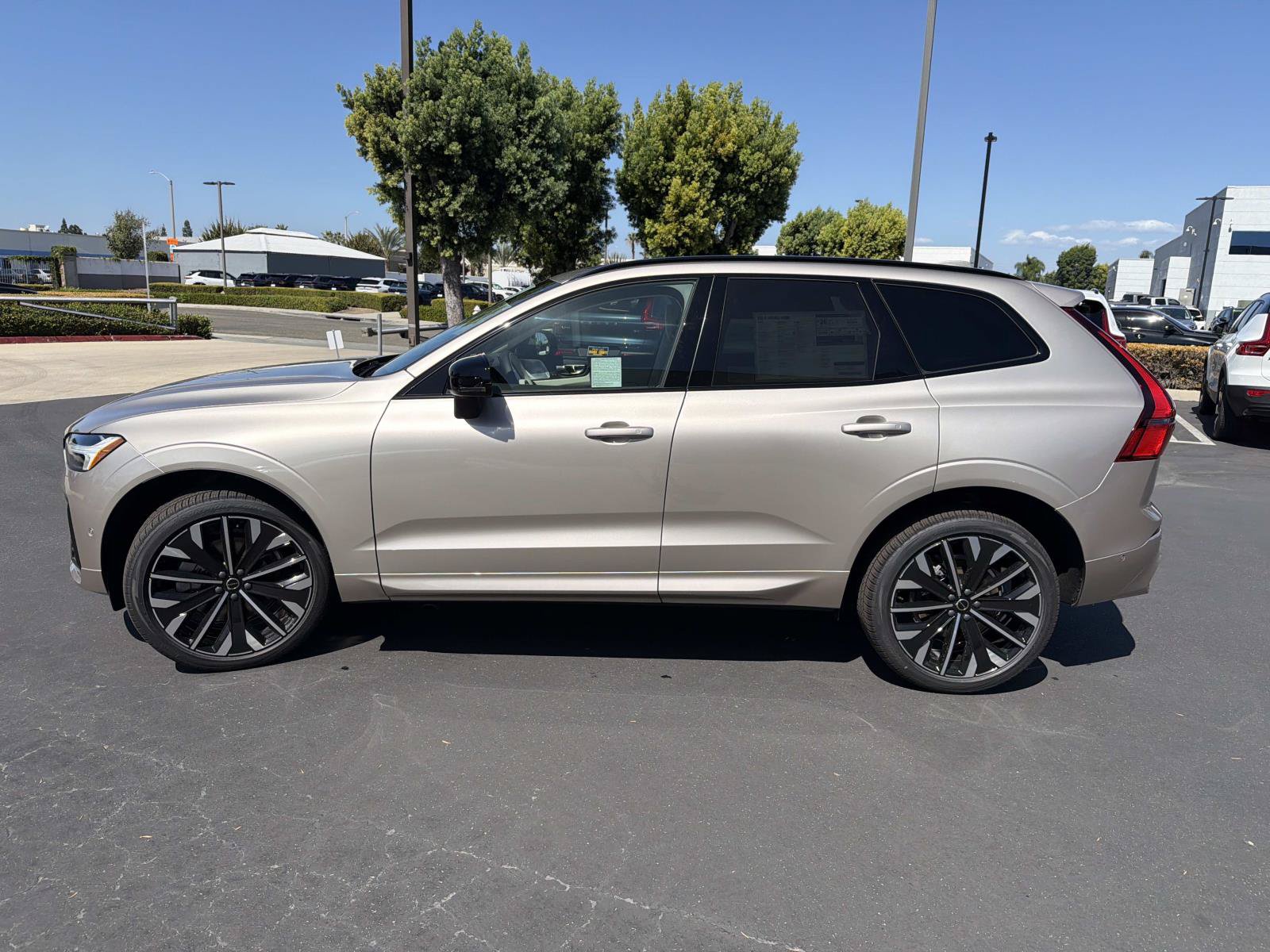 New 2027 Volvo XC60 B5 Ultra AWD/4WD image 4