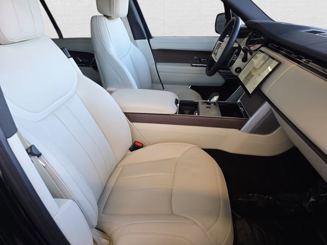 Used 2025 Land Rover Range Rover SE AWD/4WD image 11