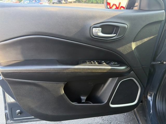 Used 2018 Jeep Compass Limited w/ Navigation Group FWD image 10
