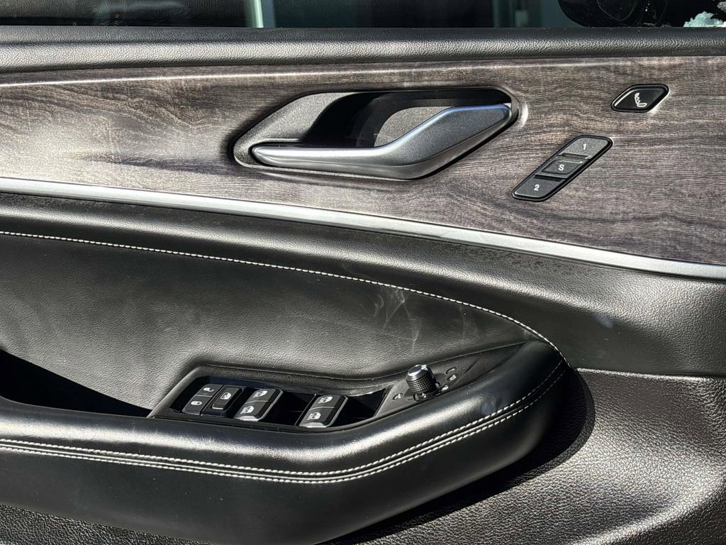 Used 2023 Jeep Grand Cherokee Overland w/ Luxury Tech Group IV image 17