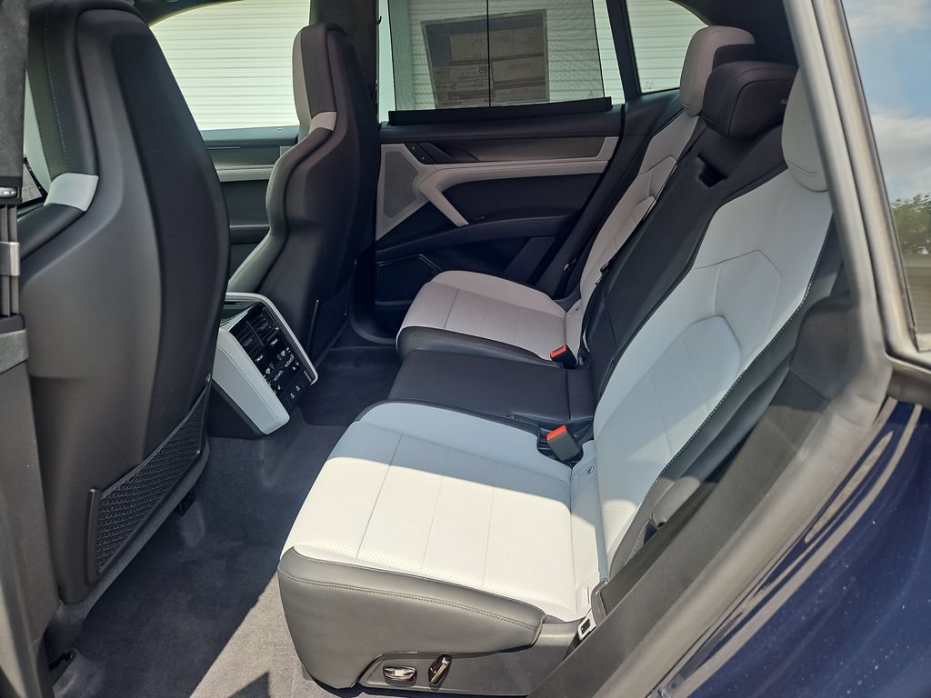 New 2026 Porsche Cayenne Turbo AWD/4WD image 27