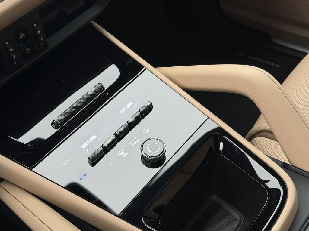 New 2026 Porsche Cayenne E-Hybrid AWD/4WD image 23