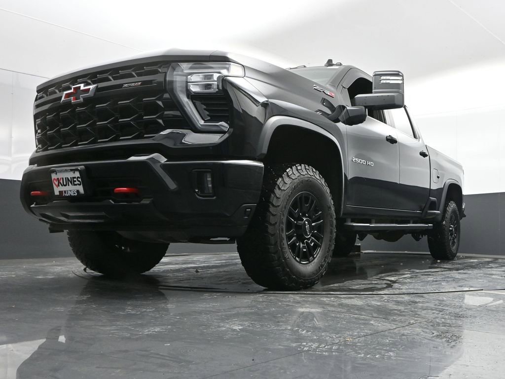 Used 2024 Chevrolet Silverado 2500 ZR2 w/ Technology Package AWD/4WD image 50