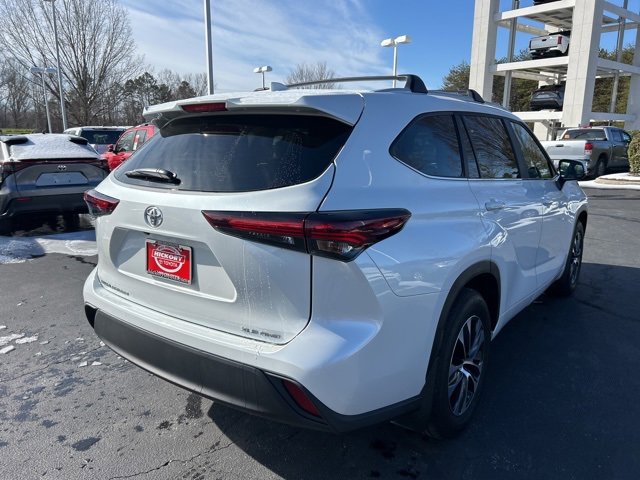 Used 2025 Toyota Highlander XLE image 5