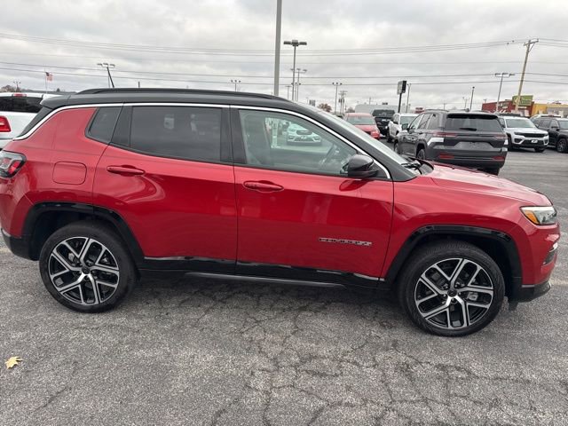 Used 2025 Jeep Compass Limited w/ Elite Group AWD/4WD image 10