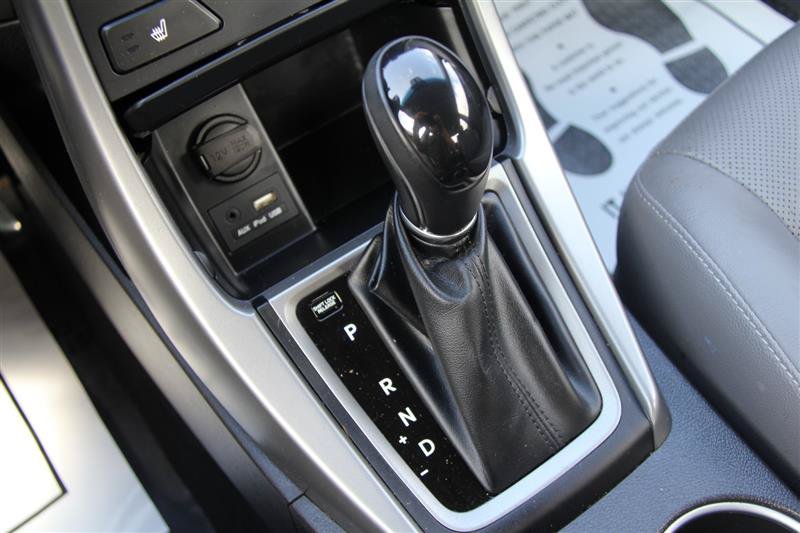 Used 2015 Hyundai Elantra Limited w/ Option Group 05 FWD image 33