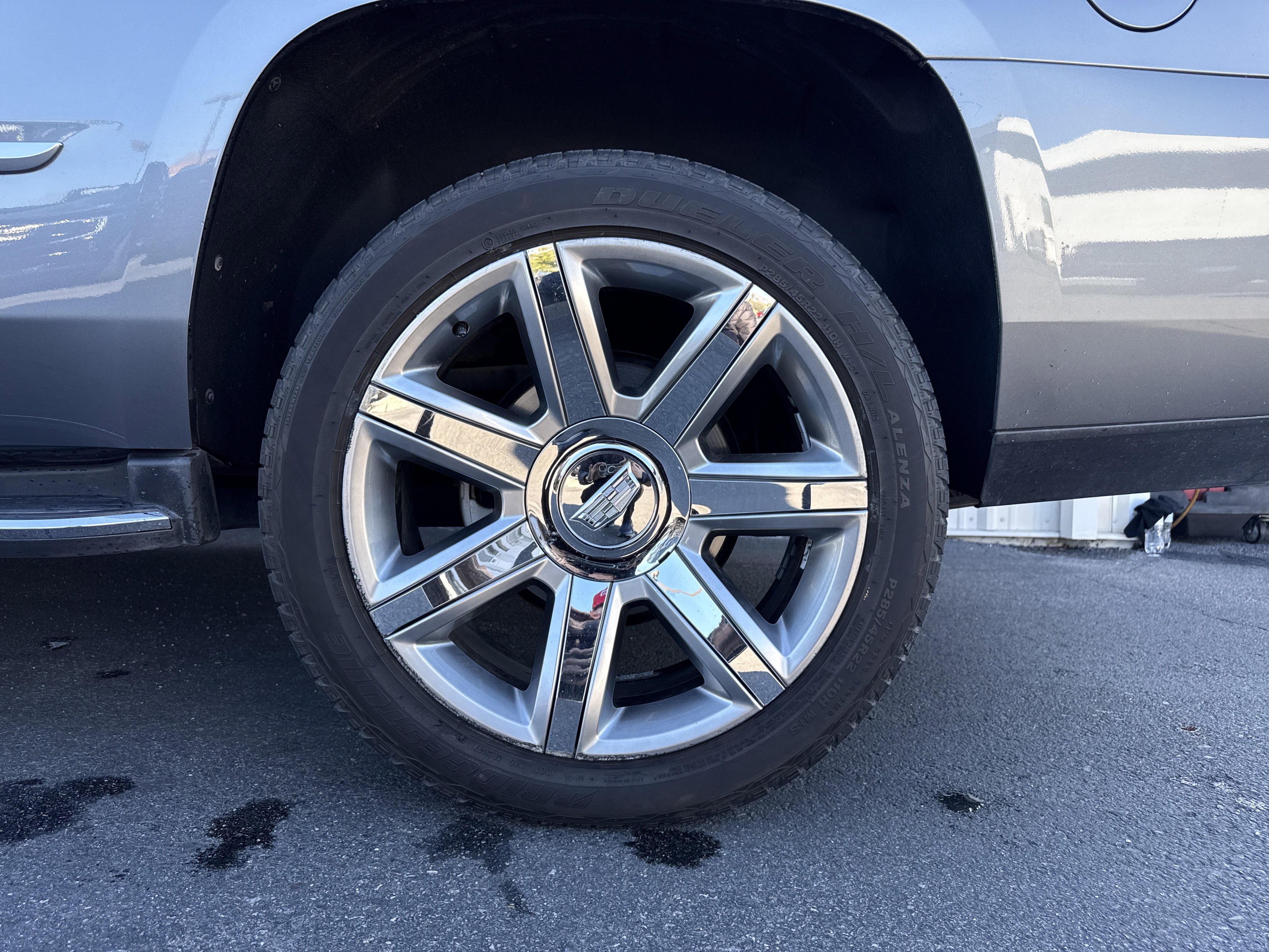 Used 2018 Cadillac Escalade Luxury w/ LPO, Radiant Package image 5