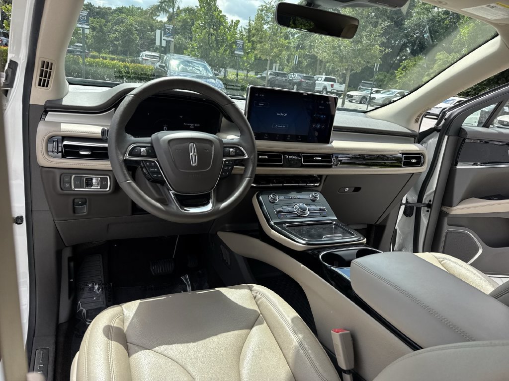 Used 2022 Lincoln Nautilus FWD image 35