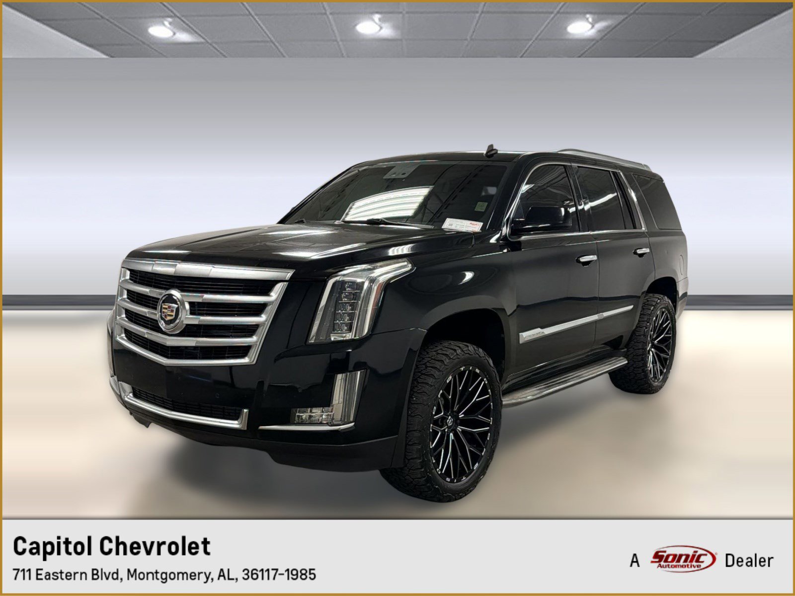 Used 2015 Cadillac Escalade Luxury image 1