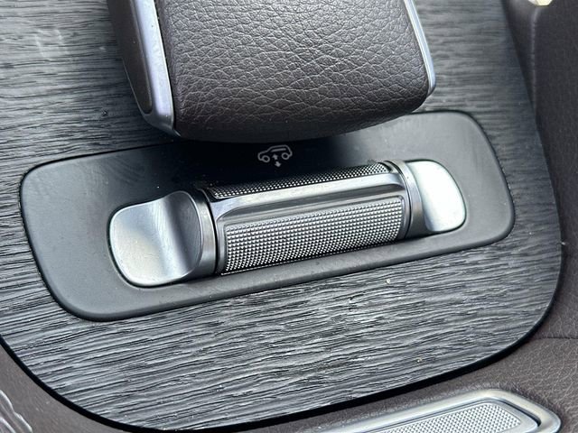 Used 2022 Mercedes-Benz GLS 450 4MATIC image 40