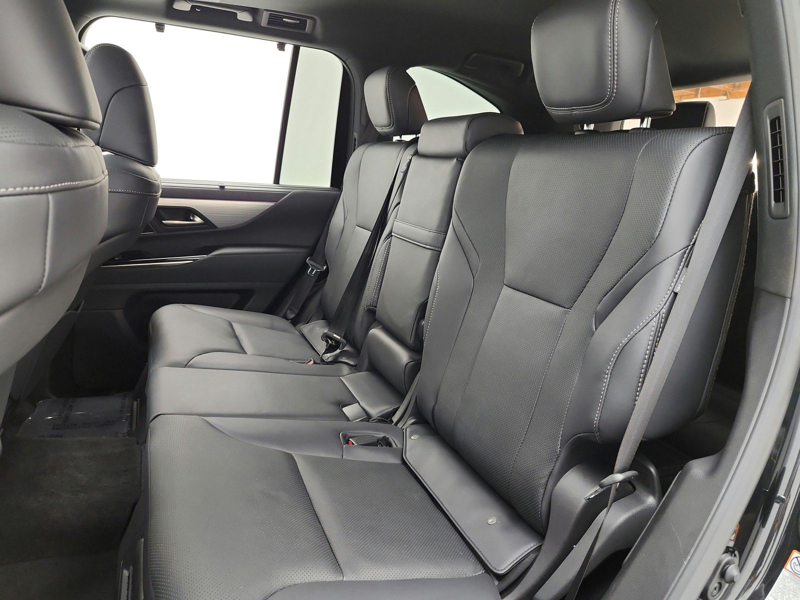 Used 2025 Lexus LX 700h F Sport AWD/4WD image 16