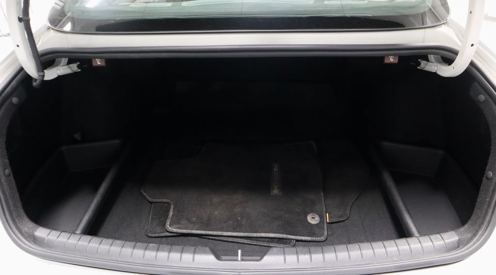 Used 2023 Hyundai Sonata Limited w/ Preferred Accessory Package FWD image 16