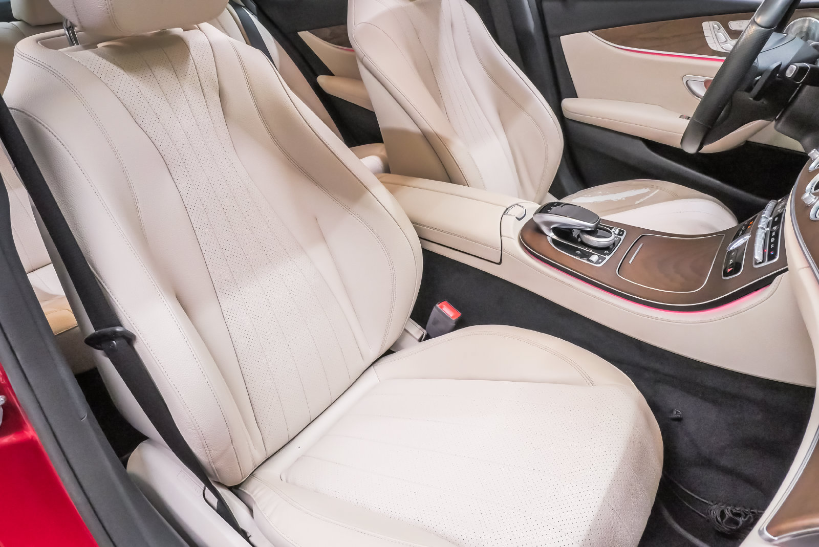 Used 2018 Mercedes-Benz E 300 4MATIC image 14