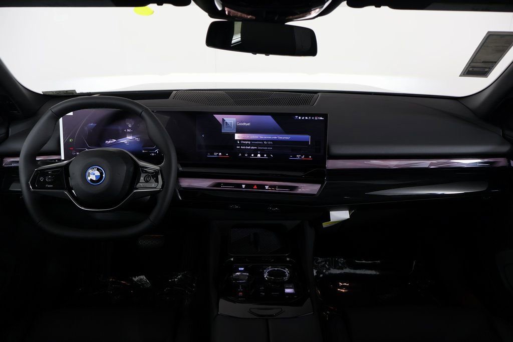 New 2026 BMW i5 eDrive40 w/ Executive Package image 4
