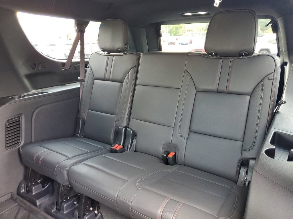 Certified 2025 Chevrolet Suburban RST w/ RST Capability Package AWD/4WD image 32