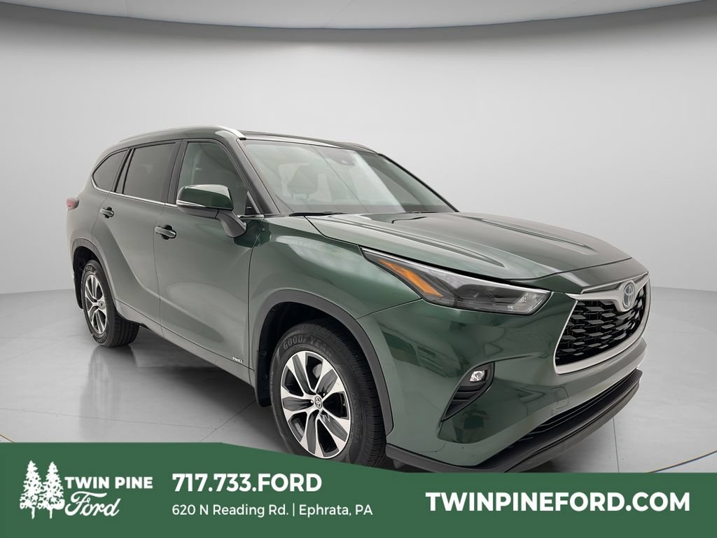 Used 2024 Toyota Highlander XLE