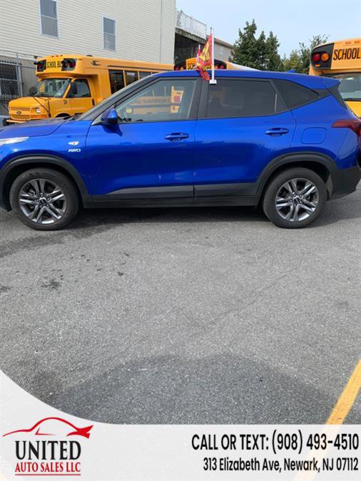 Used 2023 Kia Seltos LX image 3