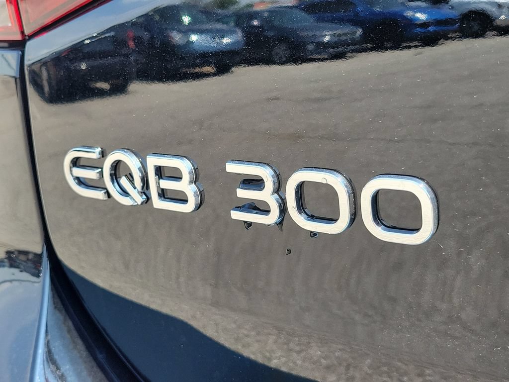 Used 2023 Mercedes-Benz EQB 300 4MATIC w/ Pinnacle Package image 13