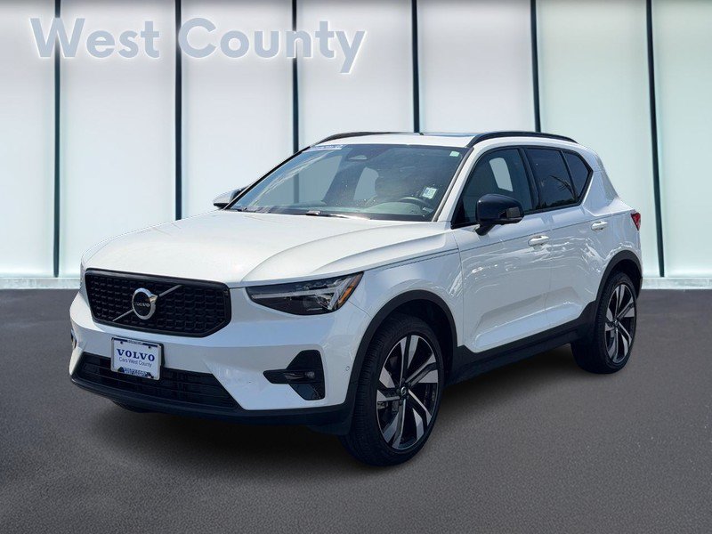 Used 2023 Volvo XC40 B5 Ultimate w/ Protection Package Premier AWD/4WD image 9