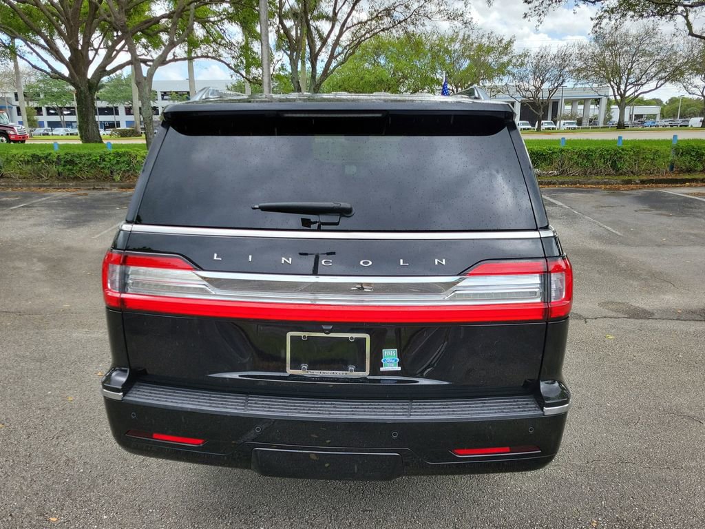 Used 2018 Lincoln Navigator L Reserve w/ Technology Package image 6