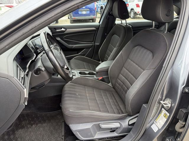 Used 2022 Volkswagen Jetta Sport image 13