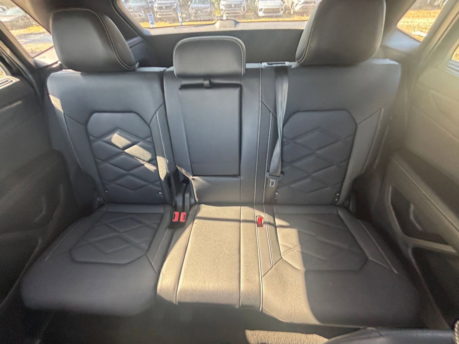 Used 2025 Volkswagen Atlas Cross Sport SE image 39