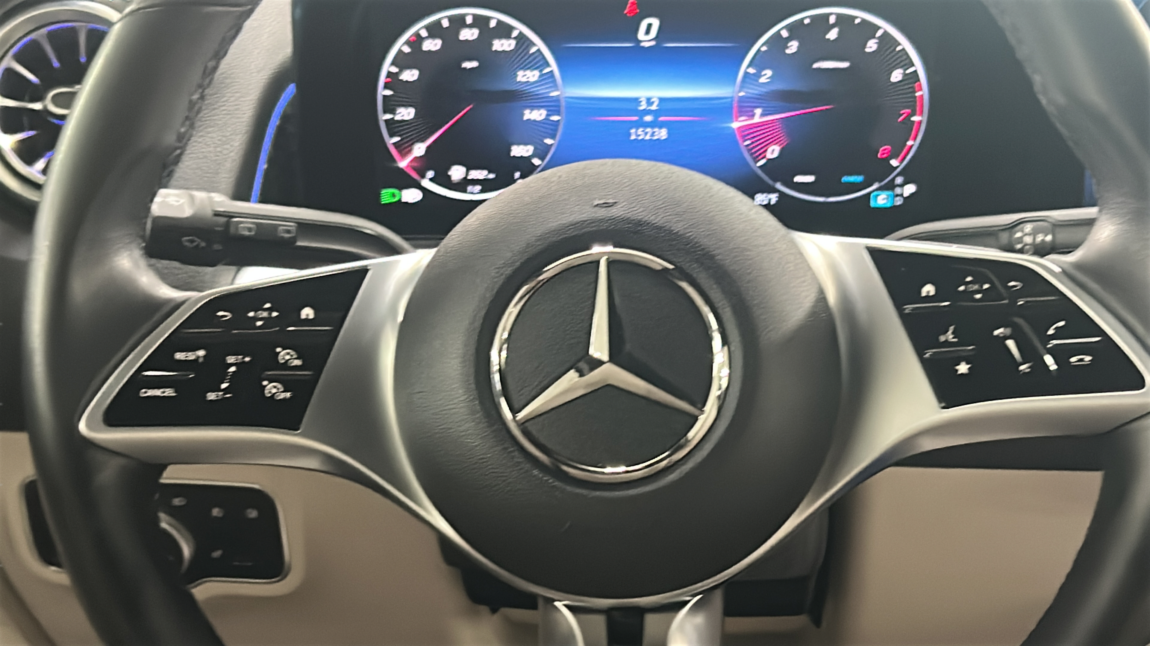 Used 2025 Mercedes-Benz GLB 250 image 27