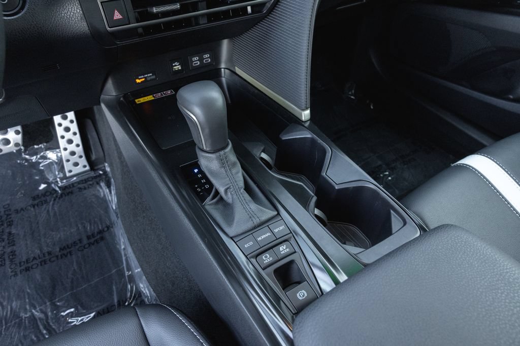 Used 2026 Toyota Camry SE w/ Convenience Package FWD image 16