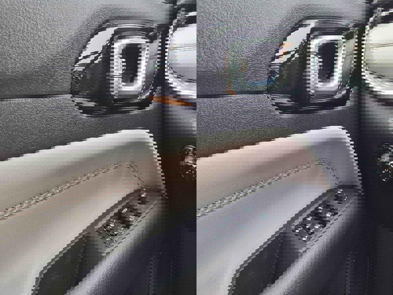 Used 2026 Jeep Compass Limited image 18