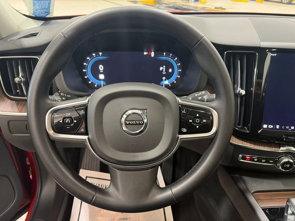 Used 2023 Volvo XC60 B5 Plus w/ Climate Package AWD/4WD image 8