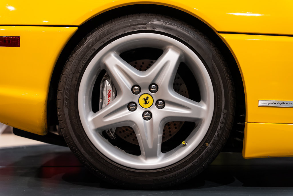 Used 1998 Ferrari F355 Berlinetta RWD image 14