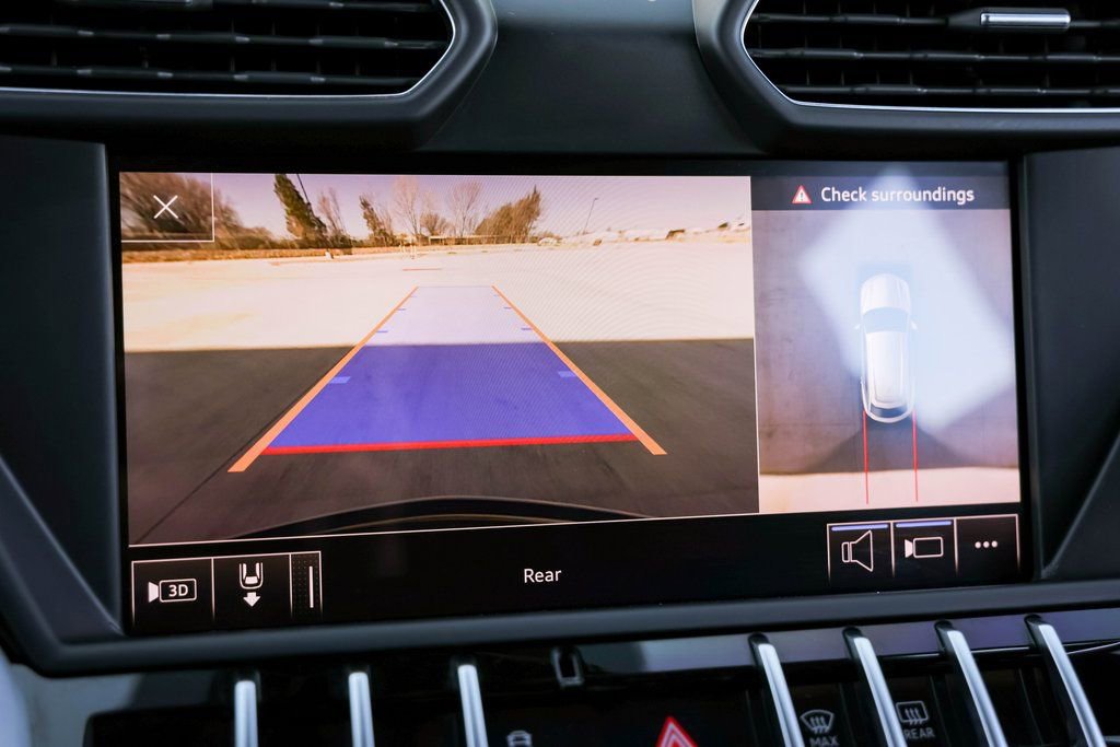 Used 2019 Lamborghini Urus image 11