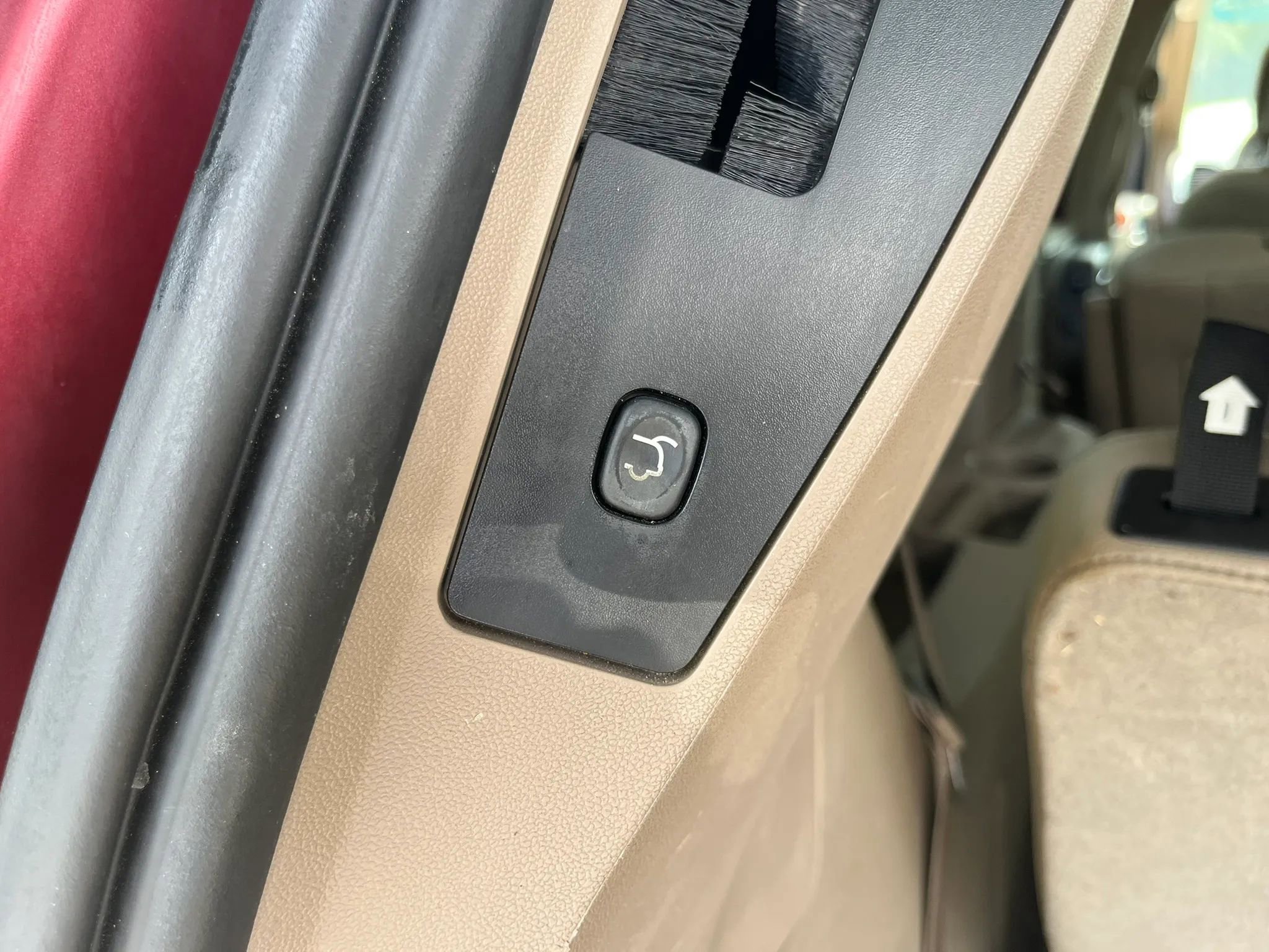 Used 2015 Chrysler Town & Country Touring-L w/ Driver Convenience Group FWD image 28