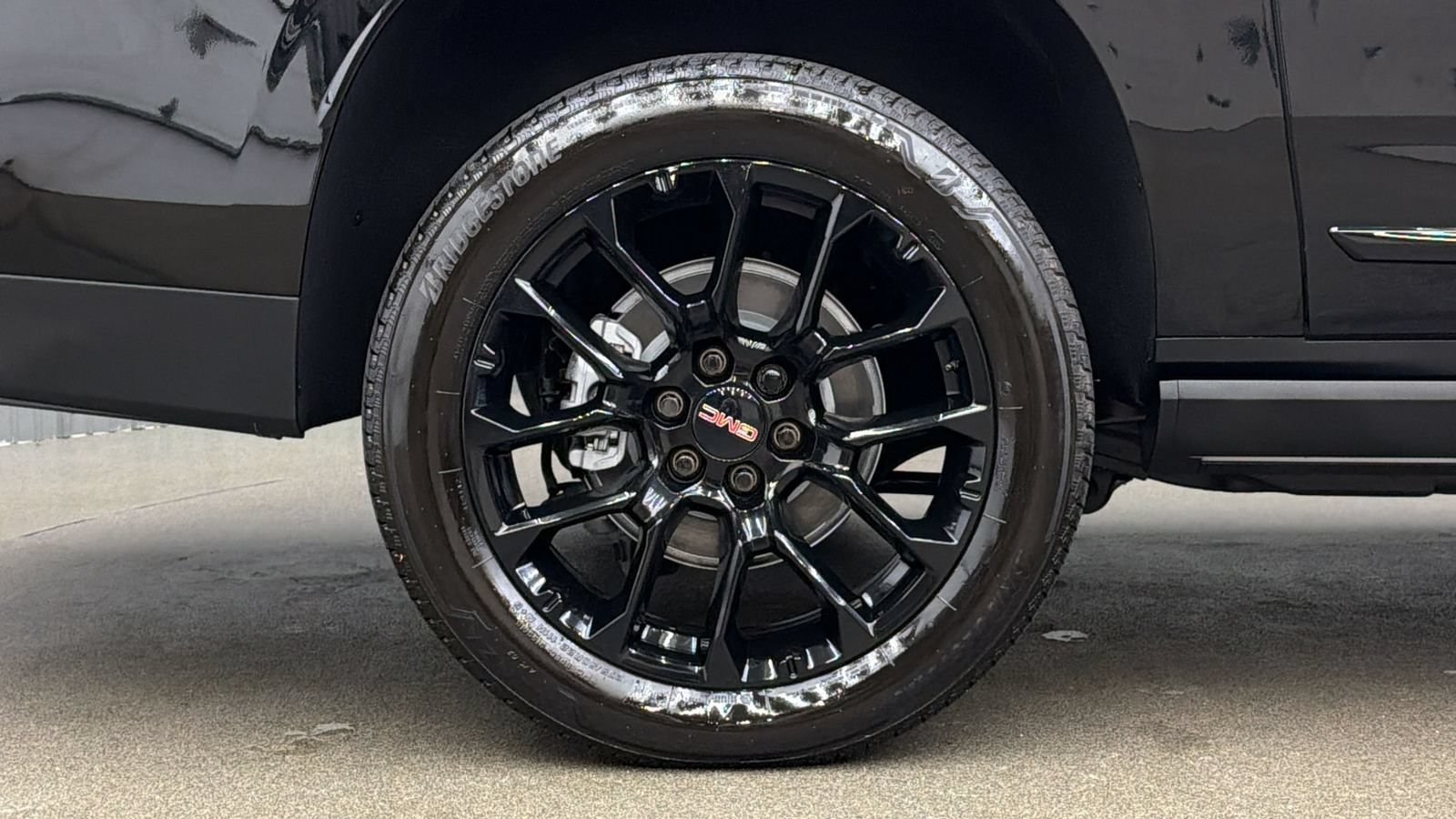 Used 2026 GMC Yukon XL Denali w/ Sun & Power Step Package AWD/4WD image 11