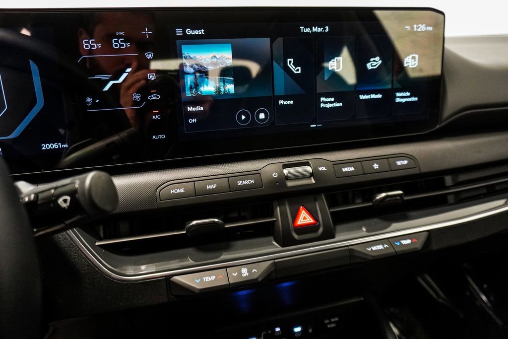 Used 2025 Kia K4 EX image 23