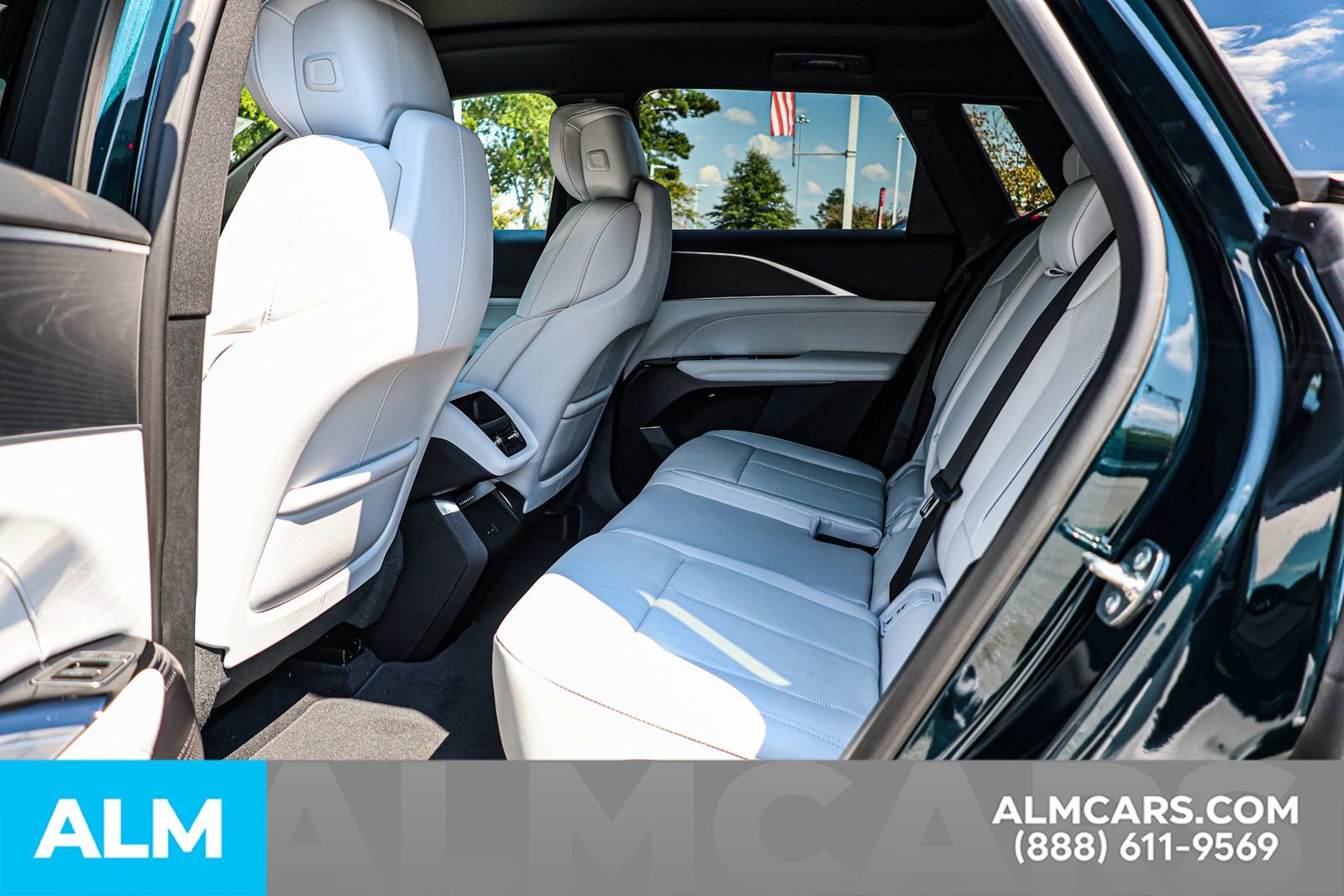 Used 2025 Cadillac Lyriq Luxury image 19