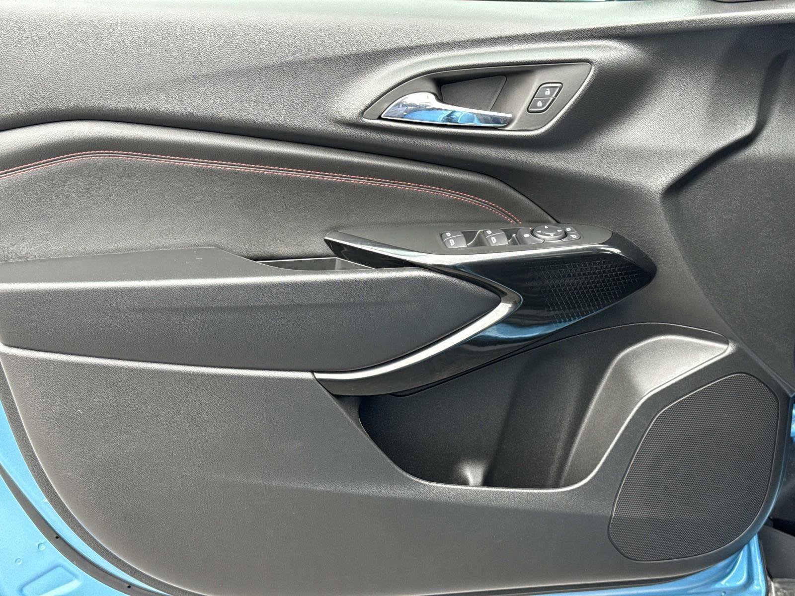 New 2026 Chevrolet Trax RS w/ Sunroof Package image 9