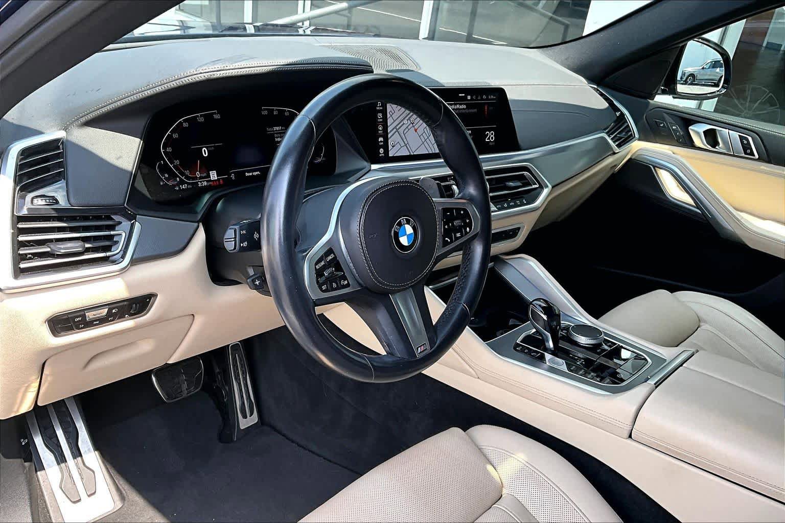 Used 2022 BMW X6 xDrive40i w/ M Sport Package AWD/4WD image 19