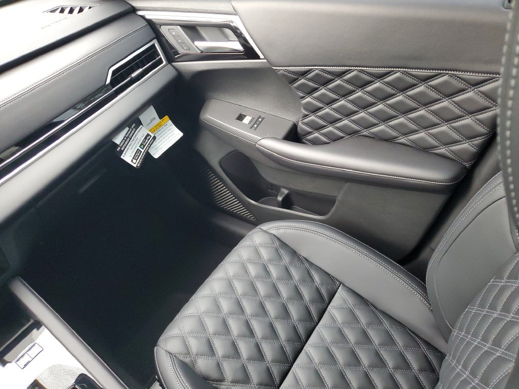 Used 2025 Mitsubishi Outlander SEL AWD/4WD image 11