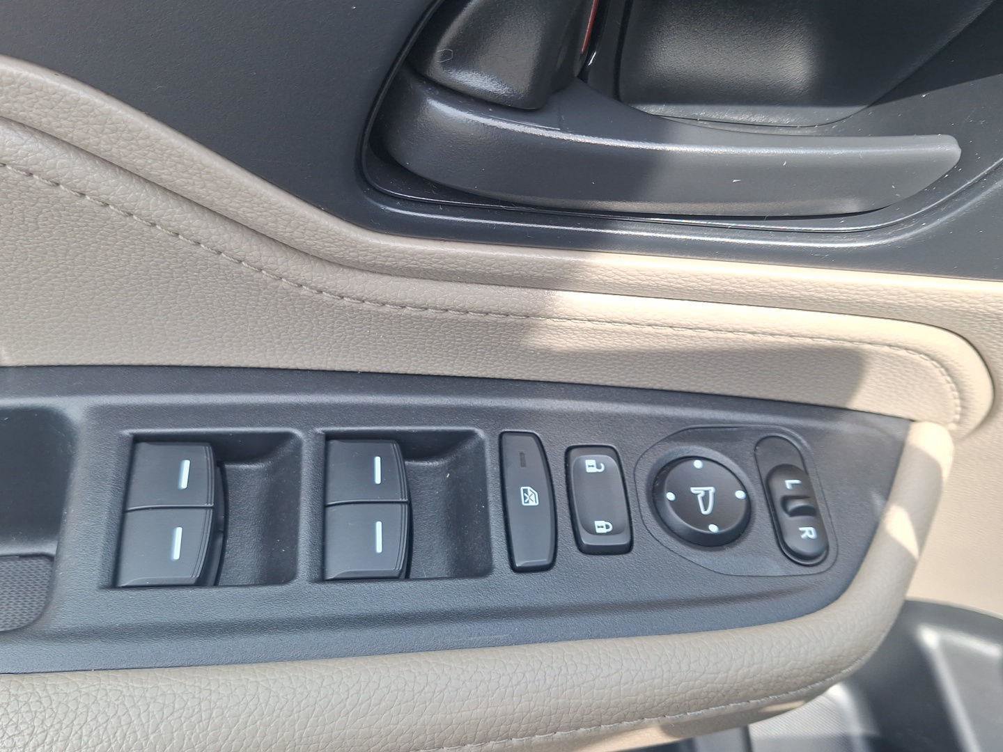 Used 2020 Honda Odyssey EX image 25