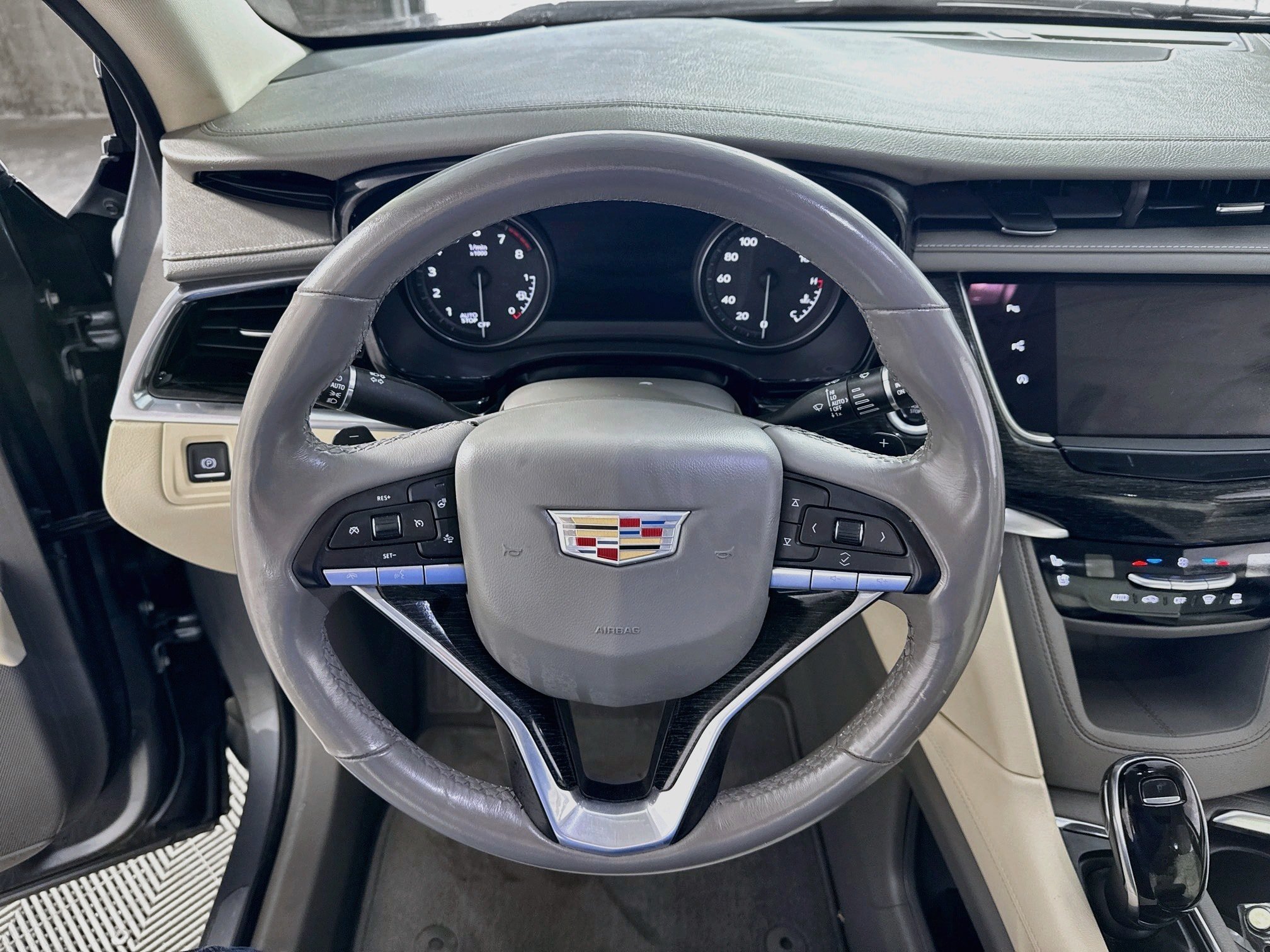 Used 2021 Cadillac XT6 Premium Luxury AWD/4WD image 15