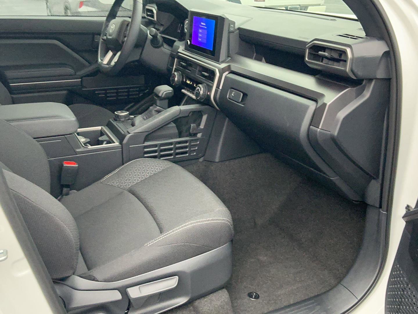 Used 2025 Toyota 4Runner SR5 image 28