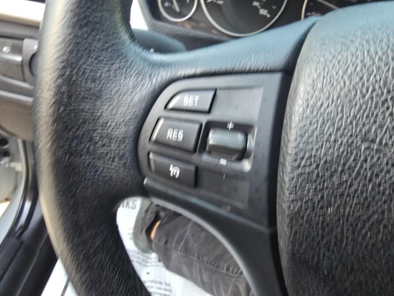 Used 2014 BMW 320i xDrive Sedan AWD/4WD image 23