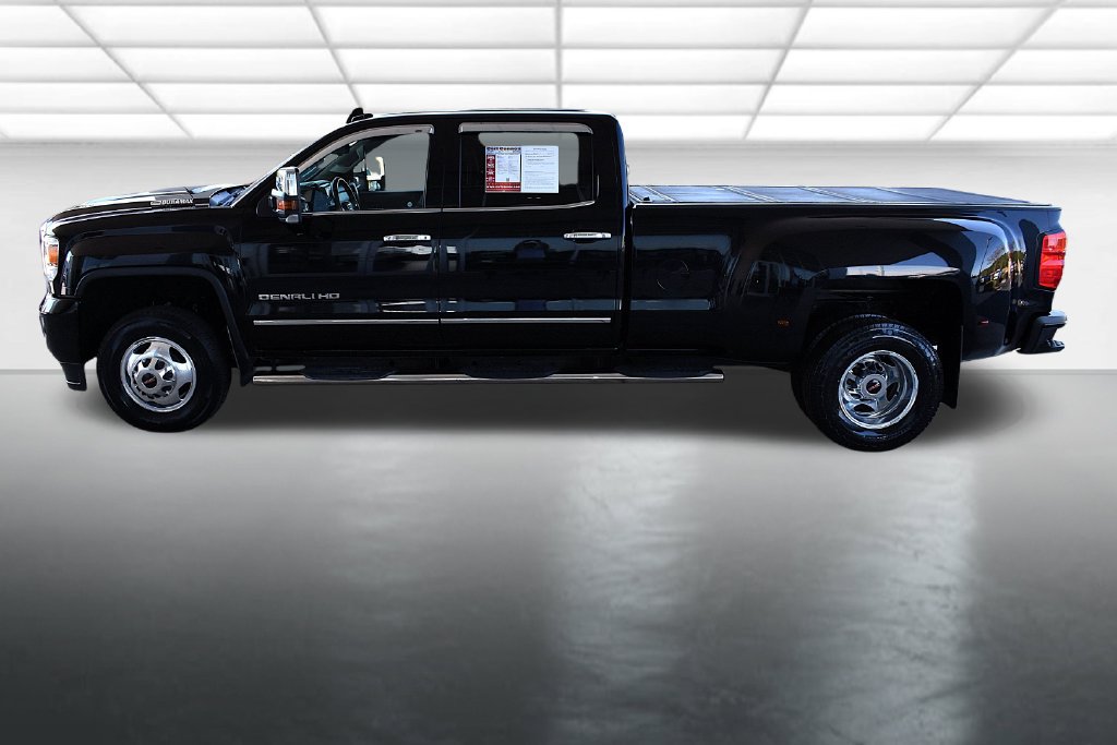 Used 2018 GMC Sierra 3500 Denali w/ Duramax Plus Package AWD/4WD image 12