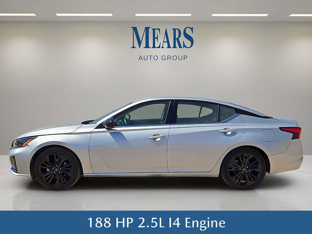 Used 2024 Nissan Altima 2.5 SR image 3