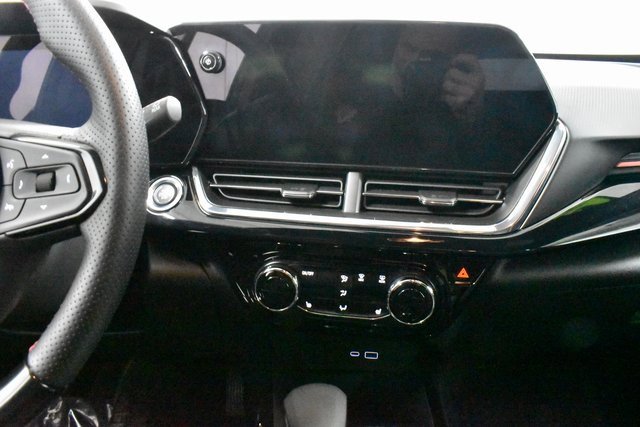 Used 2025 Chevrolet Trax RS w/ Driver Confidence Package image 21